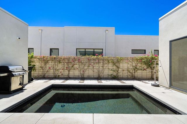 584 Fountain Drive, Palm Springs, CA 92262