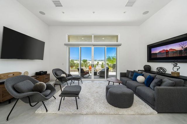 584 Fountain Drive, Palm Springs, CA 92262