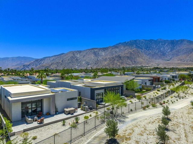 584 Fountain Drive, Palm Springs, CA 92262
