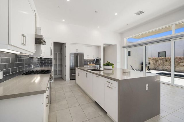 584 Fountain Drive, Palm Springs, CA 92262