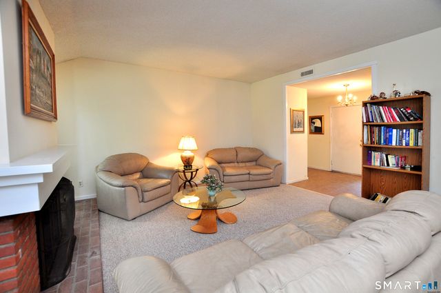 85 Heritage Village B, Southbury, CT 06488