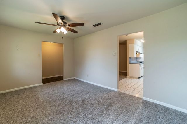 705 S 4th Street, Midlothian, TX 76065