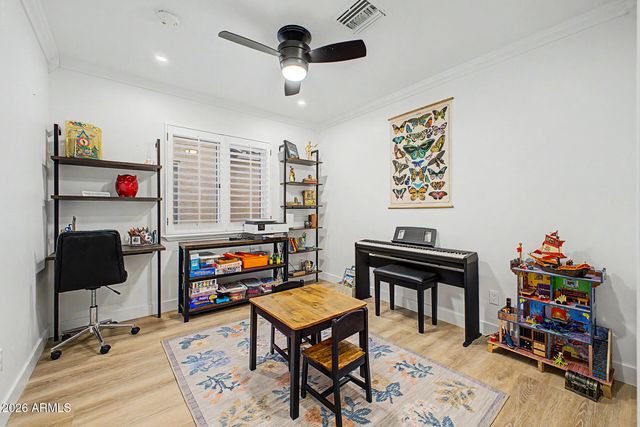 4037 E NAMBE Street E, Phoenix, AZ 85044