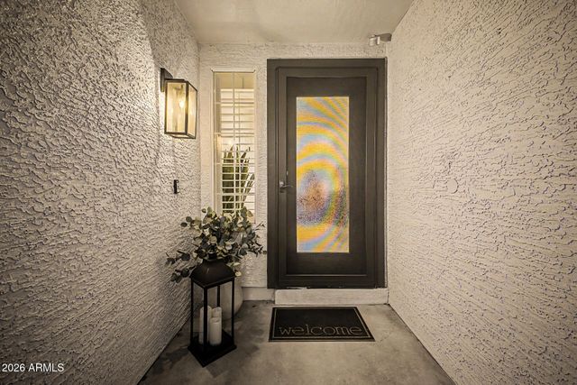 4037 E NAMBE Street E, Phoenix, AZ 85044