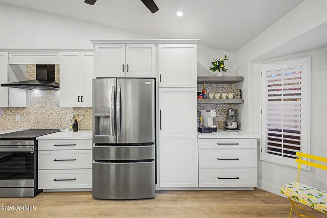 4037 E NAMBE Street E, Phoenix, AZ 85044