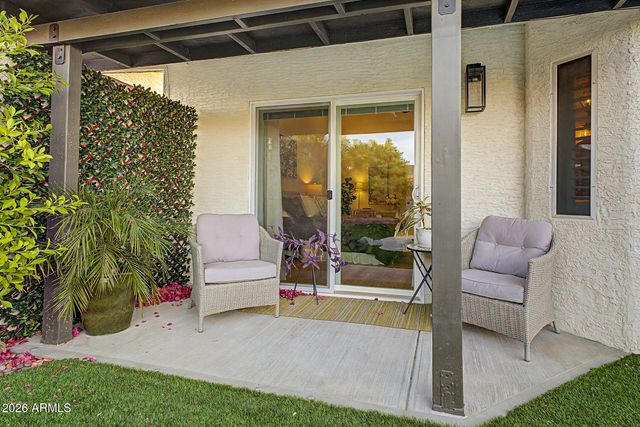 4037 E NAMBE Street E, Phoenix, AZ 85044