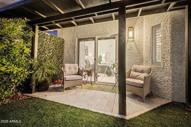 4037 E NAMBE Street E, Phoenix, AZ 85044