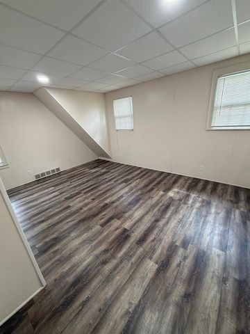 2222 Cumings Avenue, Flint, MI 48503