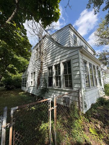 2222 Cumings Avenue, Flint, MI 48503