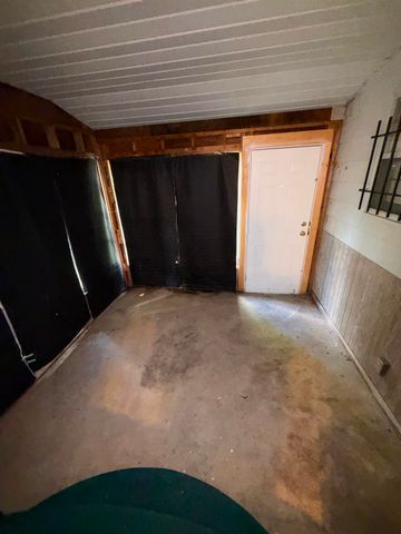 2222 Cumings Avenue, Flint, MI 48503