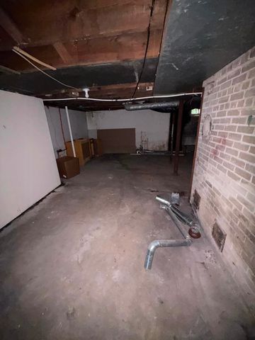 2222 Cumings Avenue, Flint, MI 48503
