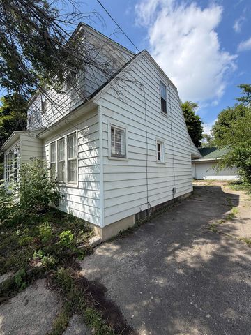2222 Cumings Avenue, Flint, MI 48503