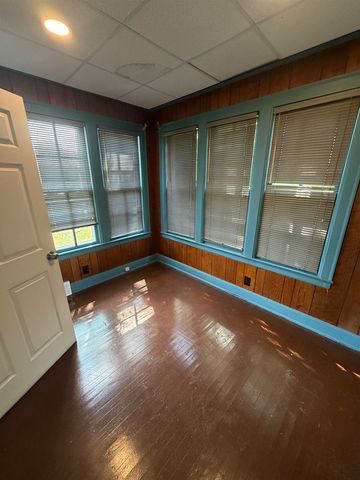 2222 Cumings Avenue, Flint, MI 48503