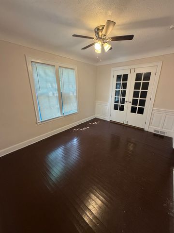 2222 Cumings Avenue, Flint, MI 48503