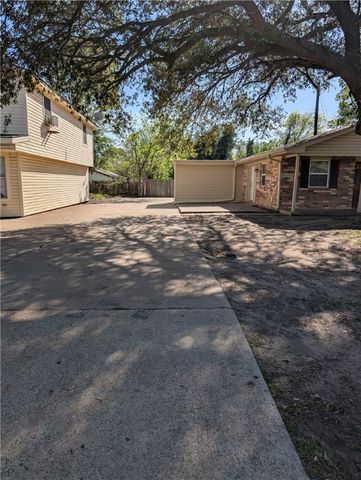 4104 Marsh Street, Bryan, TX 77803