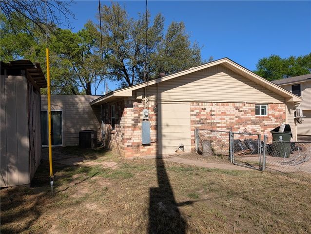 4104 Marsh Street, Bryan, TX 77803