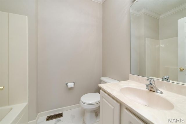 2114 Hawks Landing Drive S, Lake St Louis, MO 63367