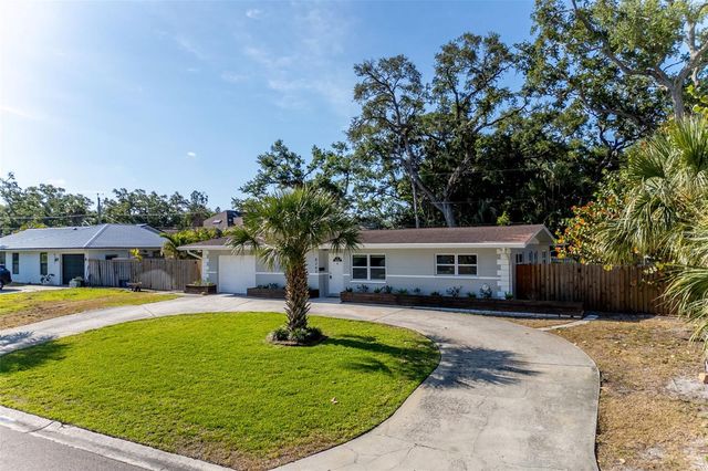 8242 31ST TERRACE N, St Petersburg, FL 33710
