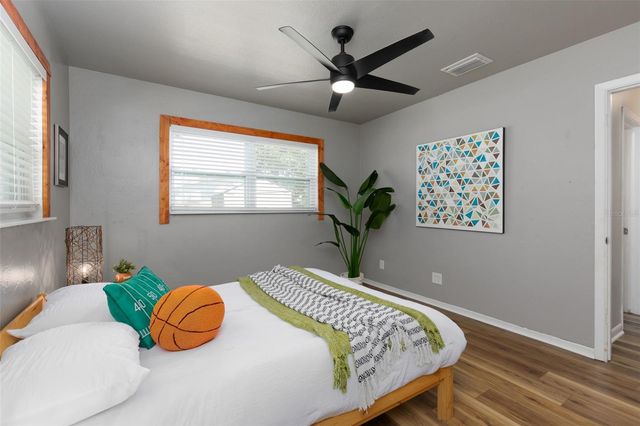 8242 31ST TERRACE N, St Petersburg, FL 33710