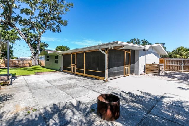 8242 31ST TERRACE N, St Petersburg, FL 33710