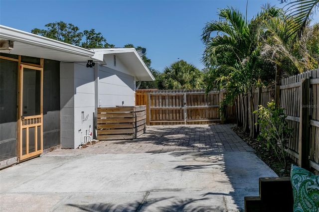 8242 31ST TERRACE N, St Petersburg, FL 33710