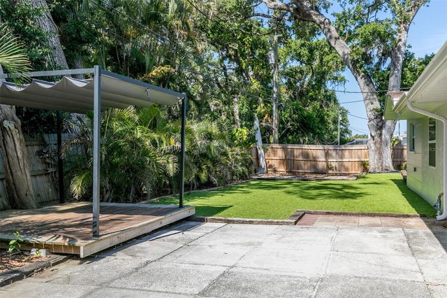 8242 31ST TERRACE N, St Petersburg, FL 33710