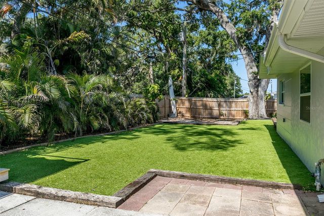8242 31ST TERRACE N, St Petersburg, FL 33710