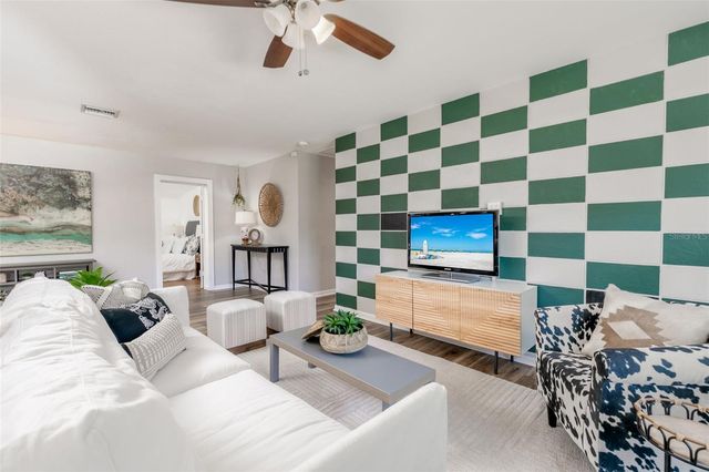8242 31ST TERRACE N, St Petersburg, FL 33710