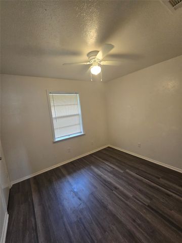 810 Lexington Drive, Lancaster, TX 75134