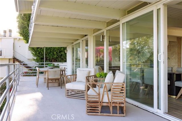 8448 Franklin, Los Angeles, CA 90069