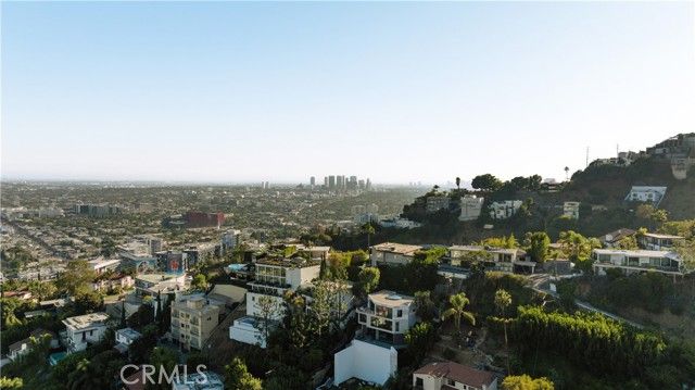 8448 Franklin, Los Angeles, CA 90069