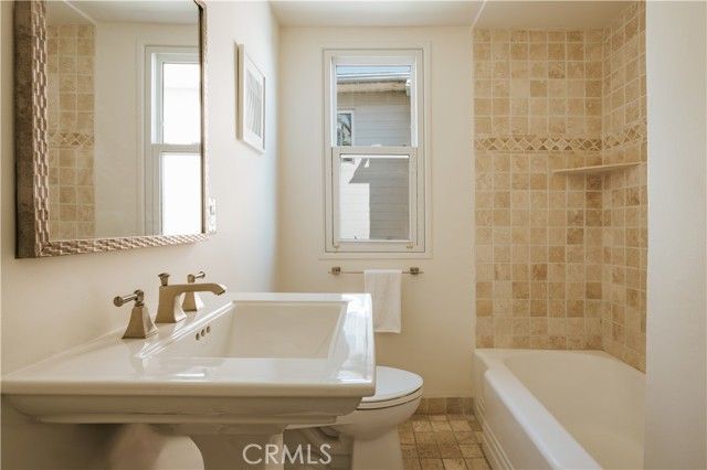 8448 Franklin, Los Angeles, CA 90069