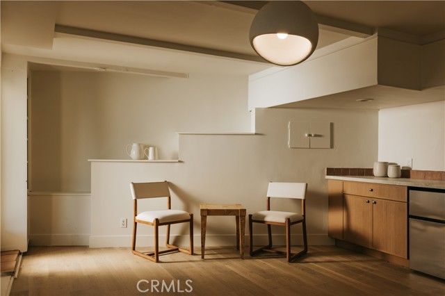 8448 Franklin, Los Angeles, CA 90069