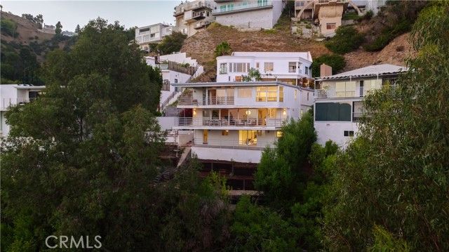 8448 Franklin, Los Angeles, CA 90069