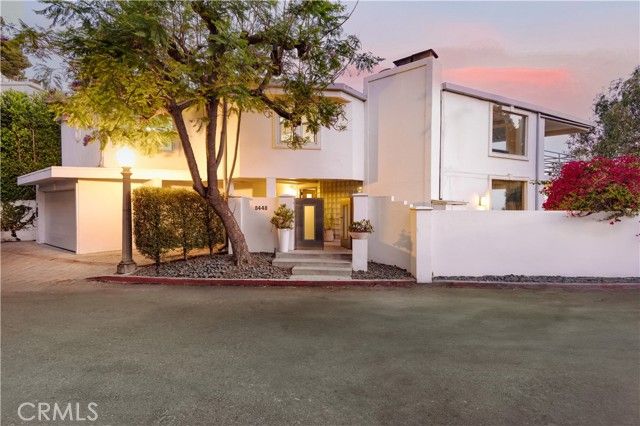 8448 Franklin, Los Angeles, CA 90069