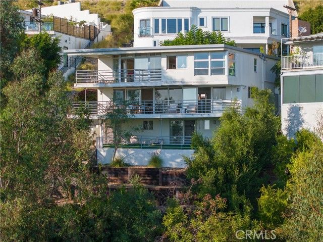 8448 Franklin, Los Angeles, CA 90069