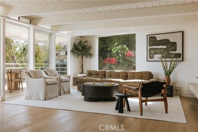 8448 Franklin, Los Angeles, CA 90069