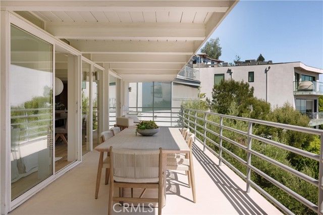 8448 Franklin, Los Angeles, CA 90069