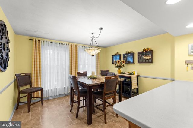 995 DETWILER DR, York, PA 17404
