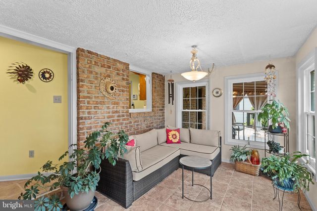 995 DETWILER DR, York, PA 17404