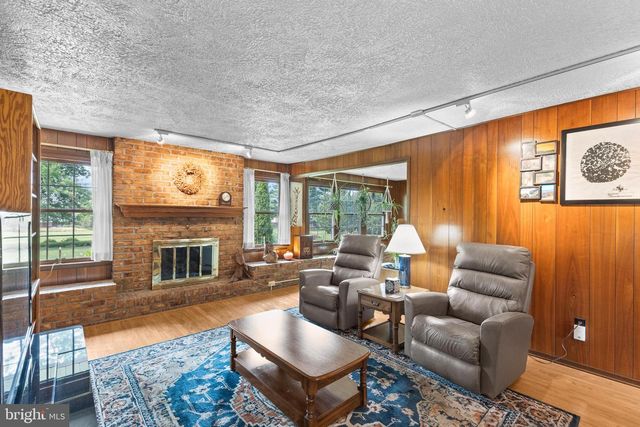 995 DETWILER DR, York, PA 17404