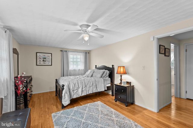 995 DETWILER DR, York, PA 17404