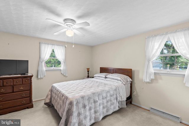 995 DETWILER DR, York, PA 17404