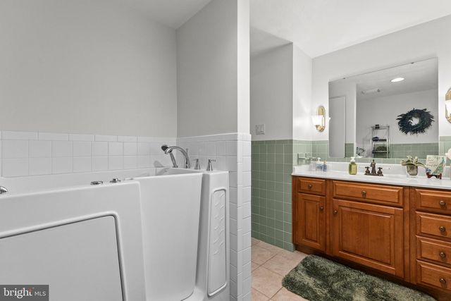 995 DETWILER DR, York, PA 17404