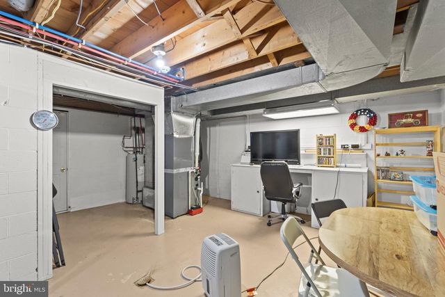 995 DETWILER DR, York, PA 17404