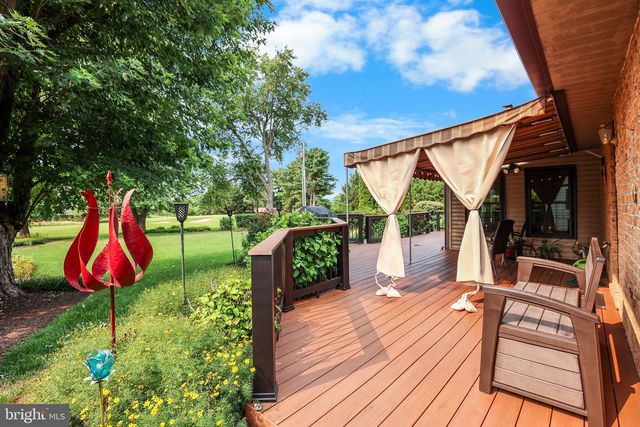 995 DETWILER DR, York, PA 17404