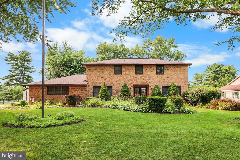 995 DETWILER DR, York, PA 17404