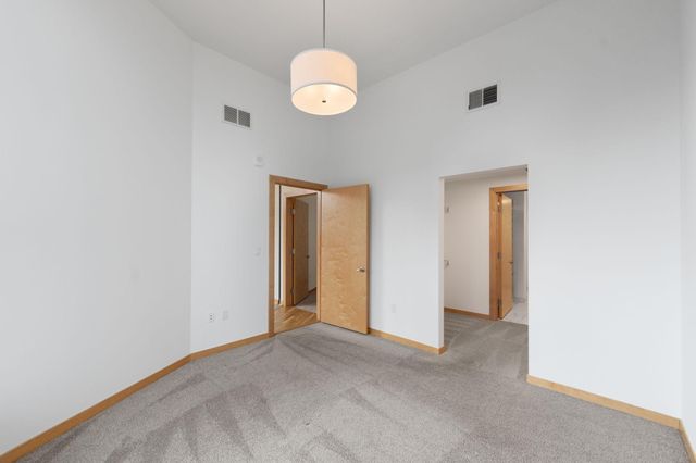 1240 S 2nd Street 124, Minneapolis, MN 55415