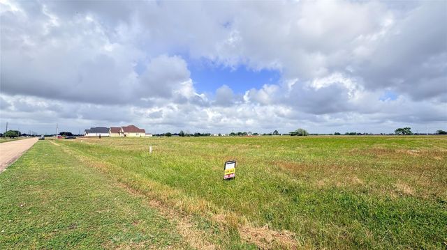 383 Brahman Trail, Angleton, TX 77515