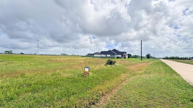 383 Brahman Trail, Angleton, TX 77515